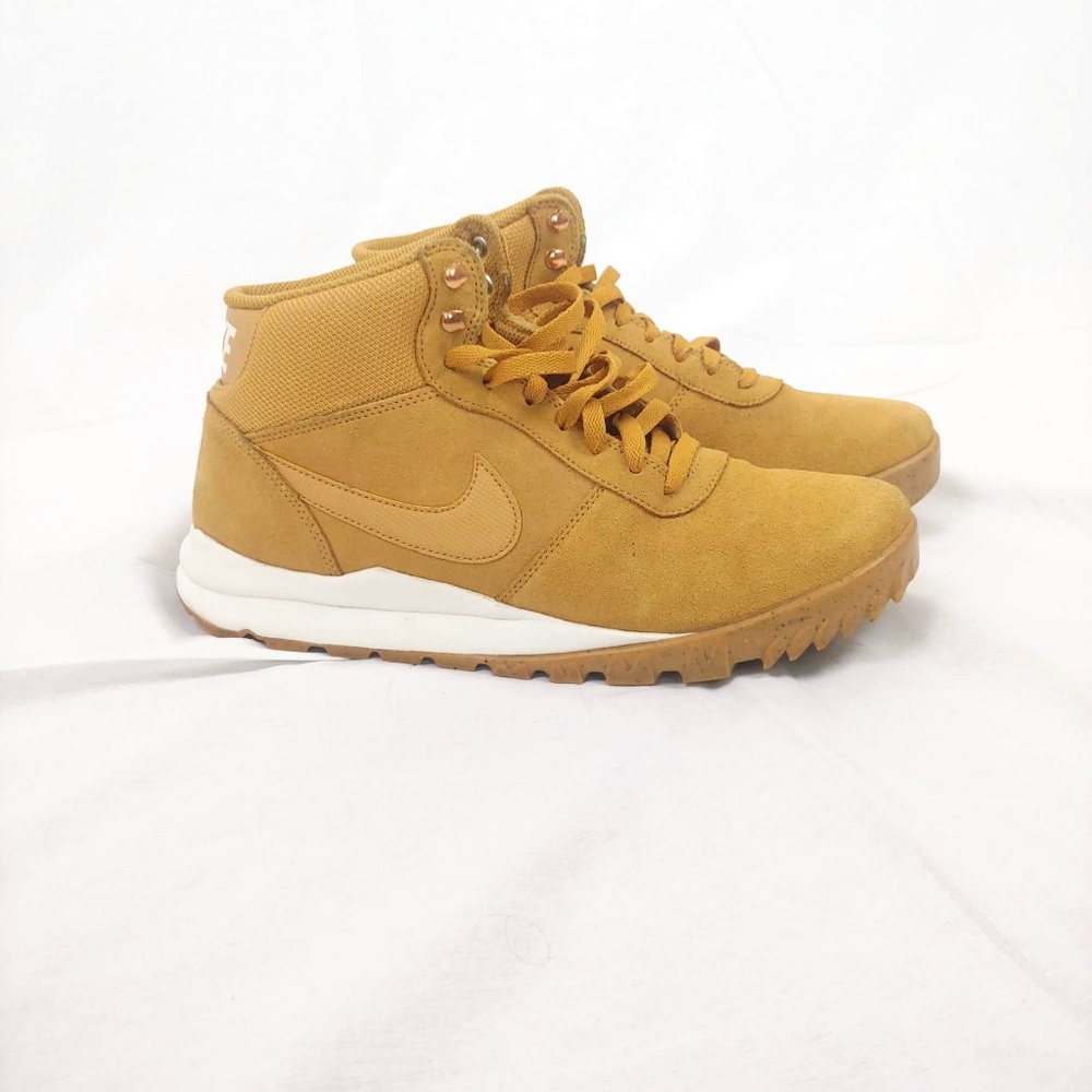 Nike Hoodland Suede Men's Lace-up Boots